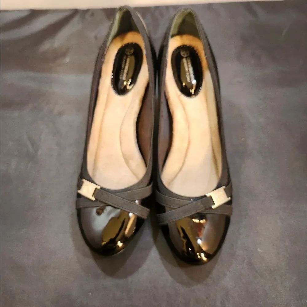 BRAND NEW GIANI BERNINI ROUND TOE LOW HEEL PUMP G1